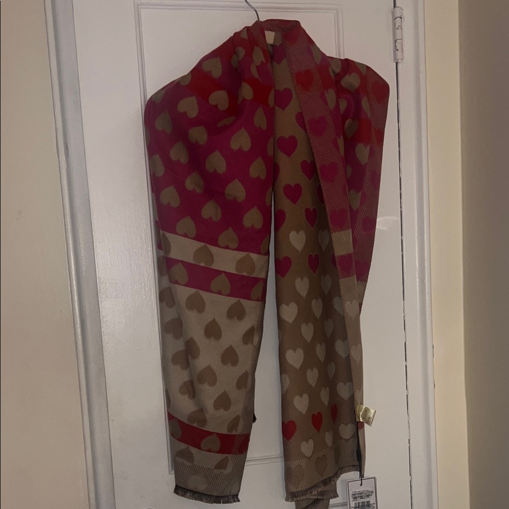 Alex Max heart scarf